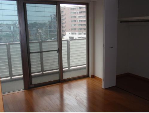 リビアーレ代々木公園 （LIVIALE YOYOGI KOEN）