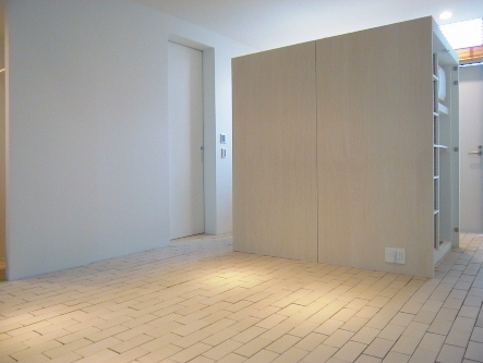 CRANE COURT（クレインコート）