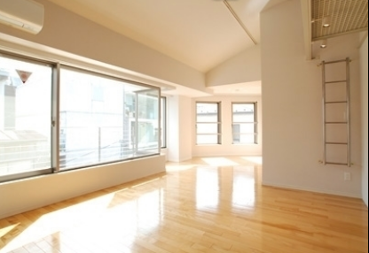 b-town南青山 (ビータウン南青山)