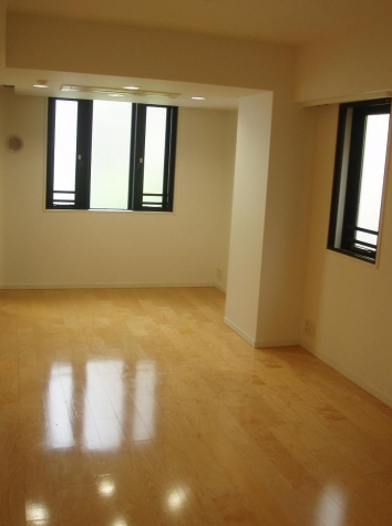 コアロード六本木フロンテ （Core Road 六本木 Fronte）