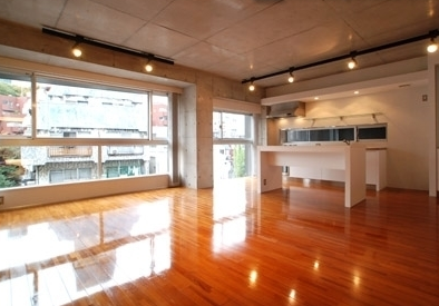 Walk 赤坂 (ウォーク赤坂) Walk 赤坂 (ウォーク赤坂)