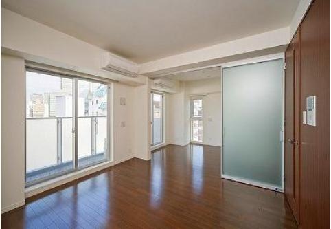 R7 (六本木セブン)